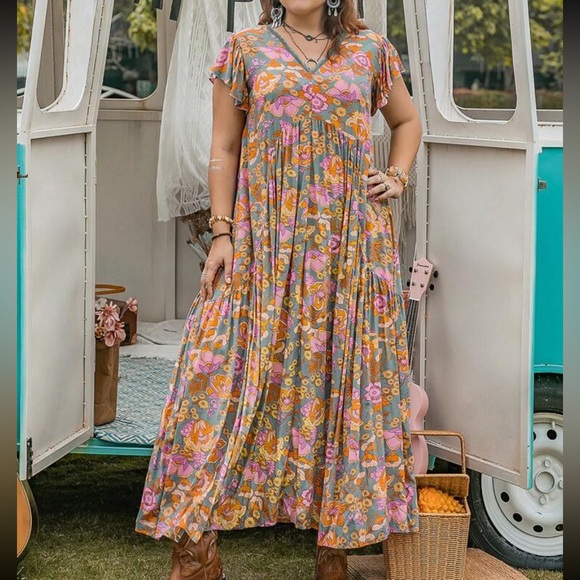 Plus size boho floral print butterfly sleeve belted maxi dress - Picture 2 of 10